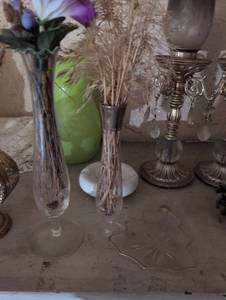 lot 1532 image: Tall Glass Bud Vases with Gold Trim Leaf Dish Set