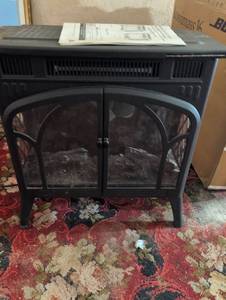 lot 1537 image: Electric Fireplace Model IFS-20