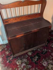 lot 1545 image: Colonial Style Wooden Deacons Bench with Storage