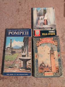 lot 1553 image: Italian Tourist Guide Book Collection