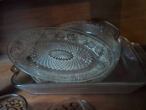 lot 1581 image: Pressed Glass Sandwich Plate with Daisy Pattern