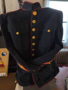 lot 1604 image: USMC Dress Blue Jacket with Sergeant Stripes