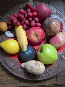 lot 1633 image: Decorative Artificial Fruit and Vegetable Display Set