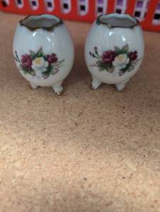 lot 319 image: Japanese Porcelain Floral Egg Vases