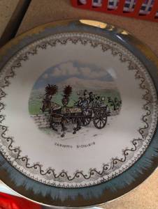 lot 320 image: Carretto Siciliano Decorative Plate