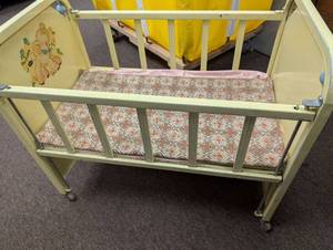 1950s Amsco Doll-E-Crib Metal Baby Doll Bed