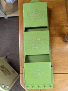 lot 333 image: Green Metal Notes Filing Box