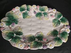 lot 2872 image: FF Taiwan Floral Ceramic Plate 1990