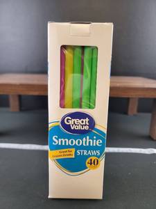 lot 2577 image: Great Value Smoothie Straws - 40 Count