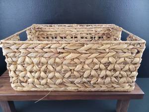 lot 2593 image: Natural Water Hyacinth Storage Basket