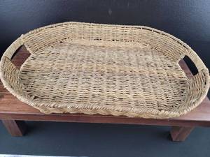 lot 2594 image: Natural Woven Seagrass Serving Tray with Handles