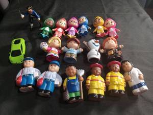 lot 2821 image: Fisher Price Little People Figure Collection