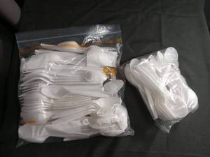 lot 2832 image: Bulk White Plastic Disposable Utensils