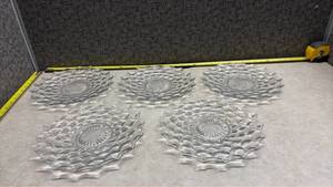 lot 1039 image: 5 American Fostoria Clear Glass Serving Plates - Manganese Glow