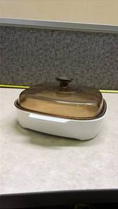 lot 1057 image: Corning Ware White Casserole Dish with Amber Lid