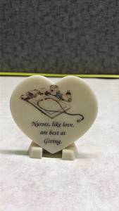 lot 1105 image: Nurse Appreciation Heart-Shaped Decorative Stand(SSGrandma)