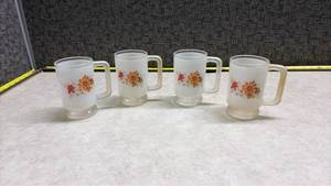 lot 1118 image: Orange Floral Plastic Mug Set