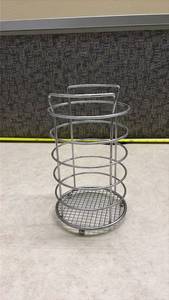 lot 1121 image: Chrome Wire Utensil Holder