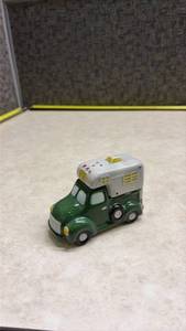 lot 1144 image: Ceramic Camper Truck Salt and Pepper Shaker - Glued. (SS)