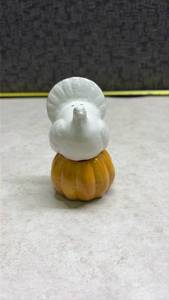 lot 1151 image: Turkey on Pumpkin Ceramic Salt and Pepper Shaker - Glued. (SS)