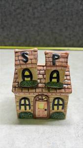 lot 1159 image: Ceramic English Cottage Salt and Pepper Shaker Set, Has Cracks - Glued. (SS)