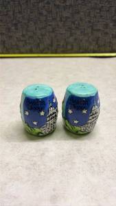 lot 1166 image: Austin Texas Capitol Salt and Pepper Shakers. (SS)