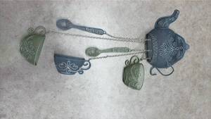 lot 1195 image: Decorative Metal Chain Wall Art