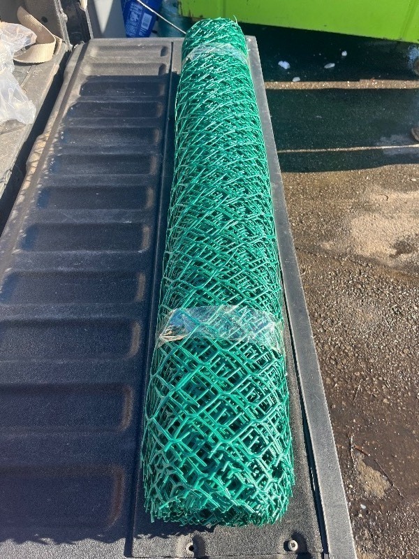 lot 386 image: Green Poly Mesh Wire Fencing - 48 x 50  Lightweight but Sturdy Great for blocking off areas with less Bright Colors - Gardening etc