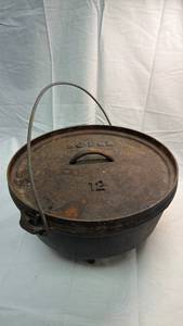Lodge #12 Heavy Duty Cast Iron Dutch Oven with Bail Handle