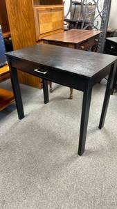 lot 113 image: Black single drawer desk 30 x 34 x 20 in