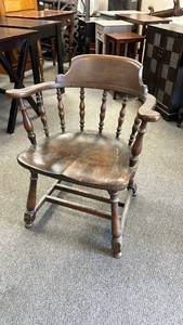 lot 119 image: Spindle back barrel chair30 x 26 x 22 in