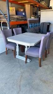 lot 125 image: Wooden dining table 30 x 54 x 42 in with 4 dining chairs