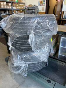 lot 132 image: Bridgestone Dueler HL 422 tubeless radial tires size 23565R17 used set of 4