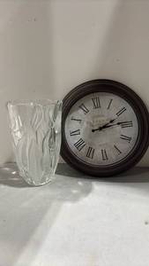 lot 1025 image: Mikasa Tulip Vase 9 inches tall and Wall Clock