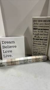 lot 1038 image: Inspirational Wall Art Set with Family Rules Block