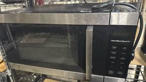 lot 1060 image: Hamilton Beach microwave