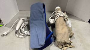 lot 1076 image: Heating pads