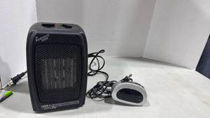 lot 1082 image: Comfort zone small heater and alarm clock