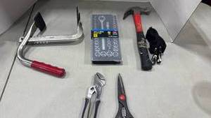 lot 1133 image: Heavy duty battery carrier tool, socket set and more