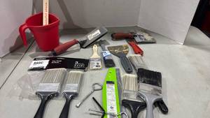 lot 1147 image: Paint Brush and Scraper Tool Set