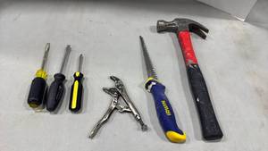 lot 1151 image: Mixed Hand Tool Set - Hammer, Screwdrivers & Pliers