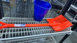 lot 1163 image: Toddler shovel and bucket