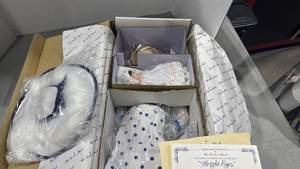 lot 2001 image: Shirley Temple Bright Eyes Collector Doll by Danbury Mint