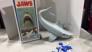 lot 2003 image: 1975 Ideal JAWS game