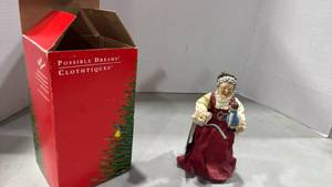 lot 2017 image: Possible Dreams Clothtiques Mrs. Claus Christmas Figurine