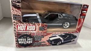 lot 2038 image: Hot Rod Magazine Boss 302 Mustang Die-Cast Model Kit 124