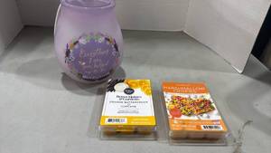 lot 2040 image: Scentsy wax warmer and better homes and gardens and other wax melts
