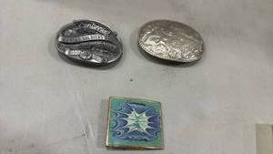 lot 2058 image: Belt buckles