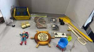 lot 2074 image: Mixed Lot of Novelty Items and more