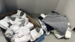 lot 2075 image: Mens socks and underwear size XL